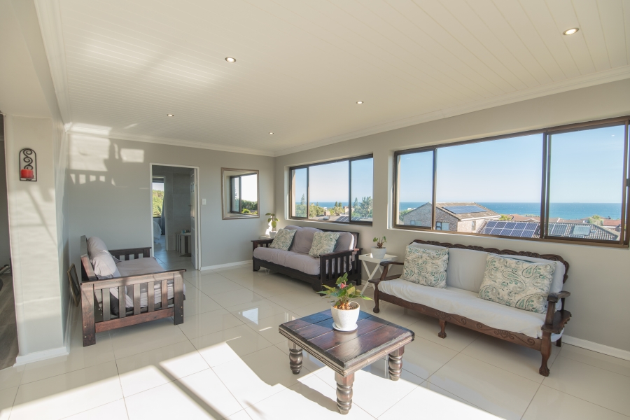 4 Bedroom Property for Sale in Clarendon Marine Eastern Cape